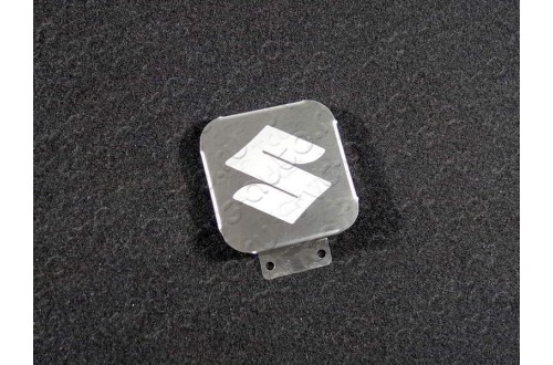 Заглушка фаркопа с логотипом Suzuki 
