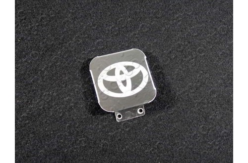 Заглушка фаркопа с логотипом Toyota