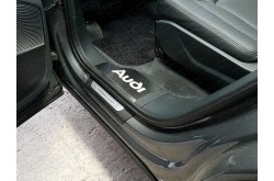 Накладки на пороги Audi Q7