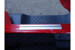 Накладки на пороги Jeep Wrangler 3D