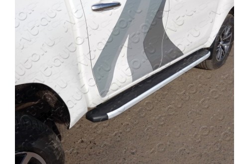 Пороги алюминиевые Toyota Hilux 2015