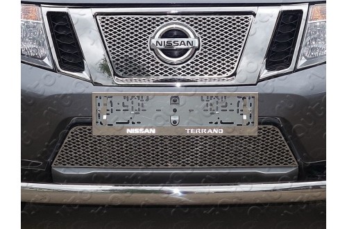 Рамка номерного знака Nissan Terrano