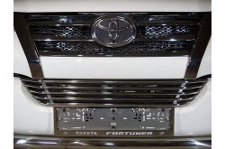 Рамка номерного знака Toyota Fortuner