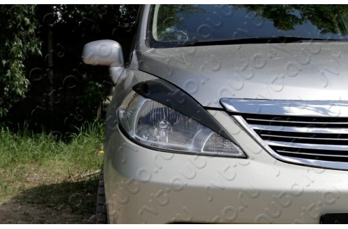 Реснички на фары Nissan Tiida