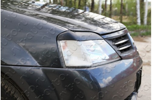 Реснички на передние фары Renault Logan