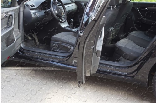 Накладки на пороги дверей Volkswagen Passat В7 седан