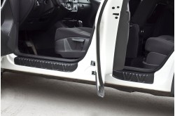 Накладки на пороги дверей Volkswagen Tiguan