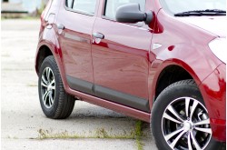 Молдинги на двери Renault Sandero