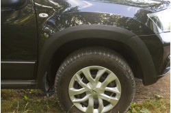 Расширители колесных арок с молдингами на двери Nissan Terrano 3