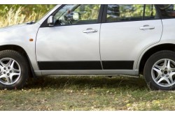 Молдинги на двери под покраску Chery Tiggo T11