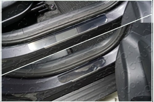 Накладки на пороги Hyundai Tucson 4