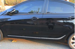 Хромированные молдинги на двери Hyundai Solaris