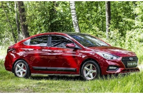 Молдинги на двери Hyundai Solaris 2