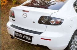 Накладка на задний бампер Mazda 3 BK седан  рестайлинг